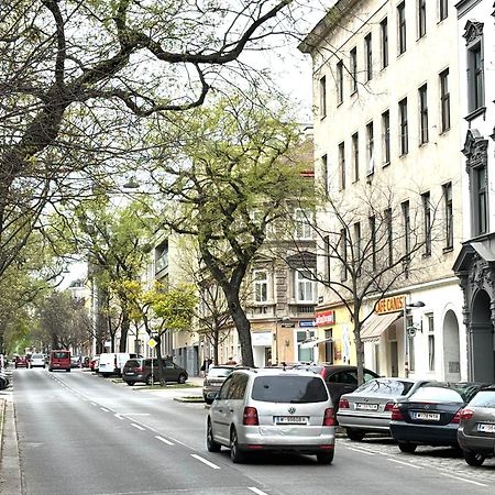 Traumhafte Wohnung Fuer 2, Walk In Dusche, Extra Kueche, Nespresso, Zentral Wien Exteriör bild