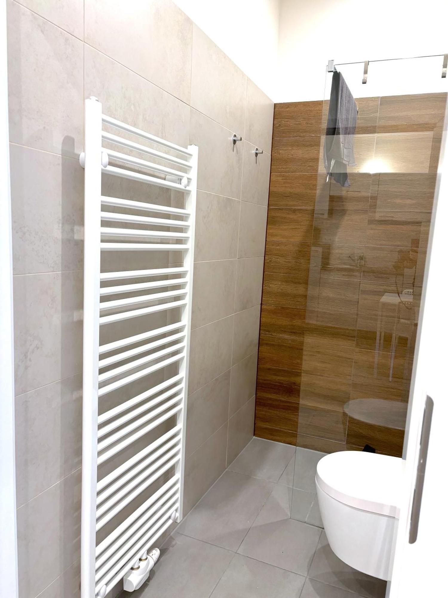 Traumhafte Wohnung Fuer 2, Walk In Dusche, Extra Kueche, Nespresso, Zentral Wien Exteriör bild
