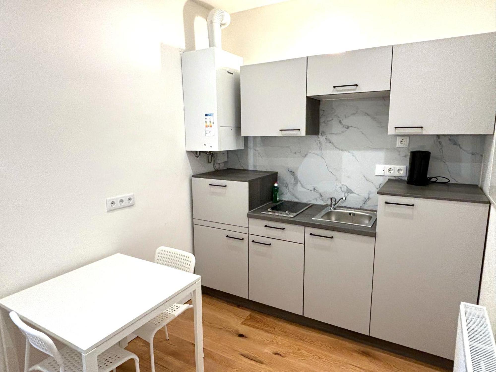 Traumhafte Wohnung Fuer 2, Walk In Dusche, Extra Kueche, Nespresso, Zentral Wien Exteriör bild